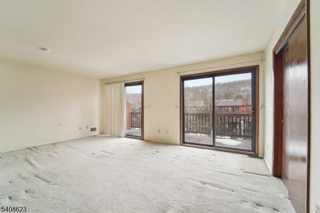 14 Brookside Hts 14G, Wanaque Boro, NJ 07465