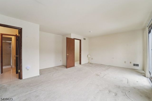 14 Brookside Hts 14G, Wanaque Boro, NJ 07465