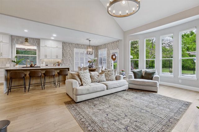 2148 Ash Grove Way, Dallas, TX 75228