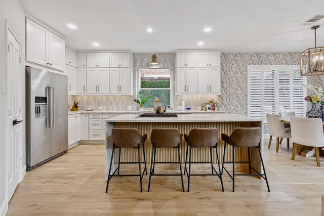 2148 Ash Grove Way, Dallas, TX 75228