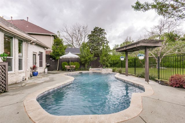 2148 Ash Grove Way, Dallas, TX 75228