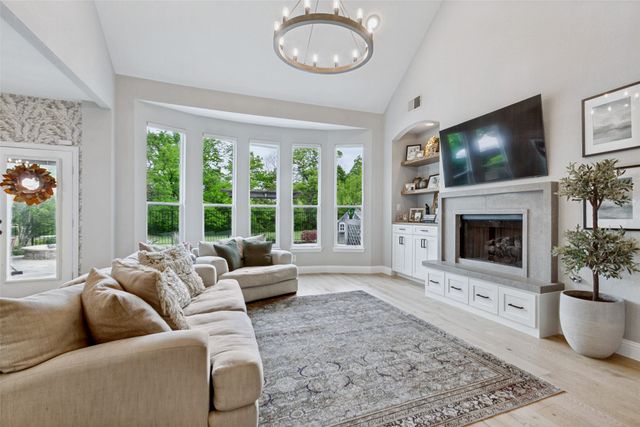 2148 Ash Grove Way, Dallas, TX 75228