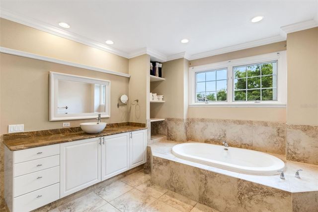 2984 JEFF MYERS CIRCLE, Sarasota, FL 34240