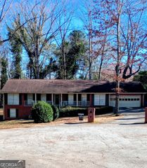 2589 King Circle SE, Conyers, GA 30013