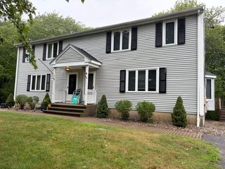 206 Comfort St 206, Bridgewater, MA 02324