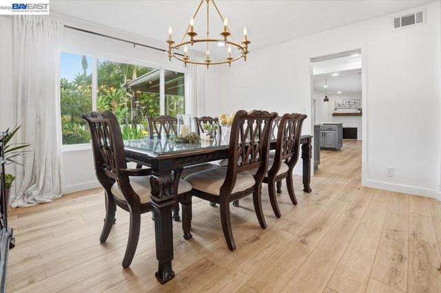 2276 Kemper Ave, Claremont, CA 91711