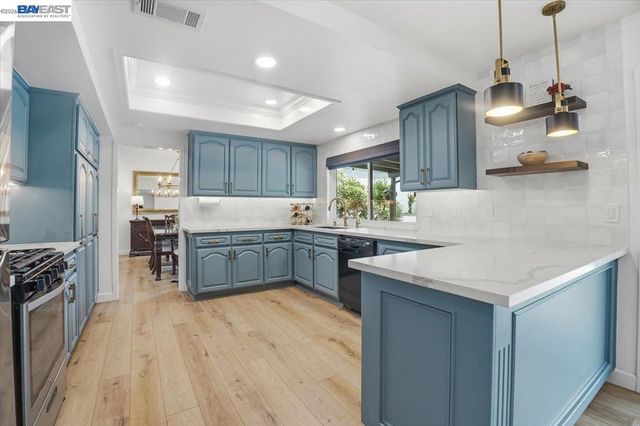 2276 Kemper Ave, Claremont, CA 91711