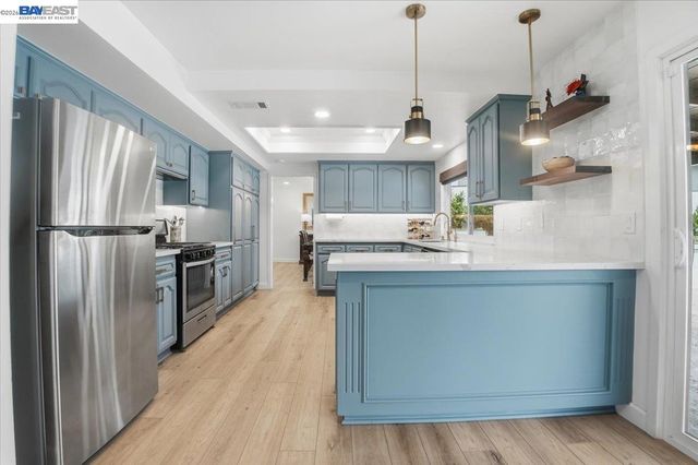2276 Kemper Ave, Claremont, CA 91711