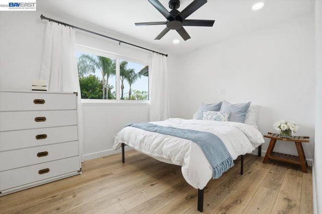 2276 Kemper Ave, Claremont, CA 91711