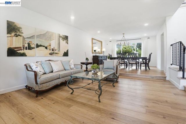 2276 Kemper Ave, Claremont, CA 91711