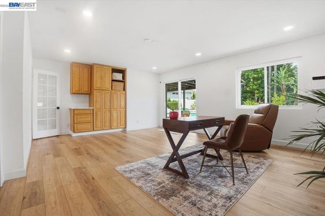 2276 Kemper Ave, Claremont, CA 91711
