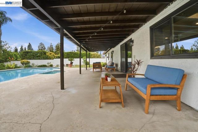 2276 Kemper Ave, Claremont, CA 91711