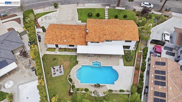 2276 Kemper Ave, Claremont, CA 91711