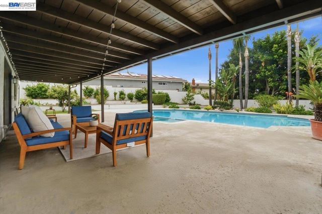 2276 Kemper Ave, Claremont, CA 91711