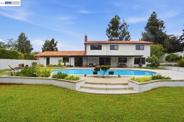2276 Kemper Ave, Claremont, CA 91711