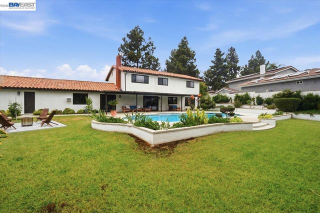 2276 Kemper Ave, Claremont, CA 91711