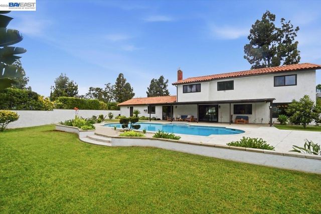 2276 Kemper Ave, Claremont, CA 91711