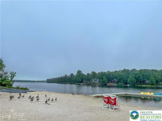 9379 Fairmount Way, Coolbaugh Twp, PA 18466