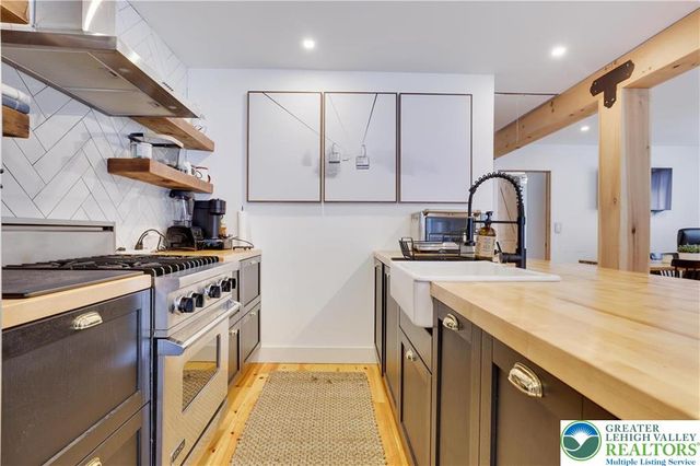 9379 Fairmount Way, Coolbaugh Twp, PA 18466