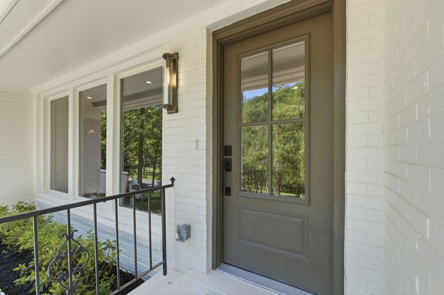 6538 Rolling Fork Dr, Nashville, TN 37205