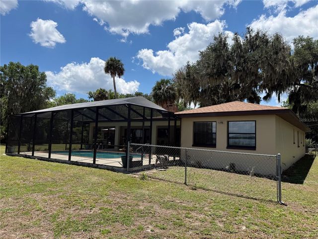 4232 COUNTY ROAD 400, Lake Panasoffkee, FL 33538