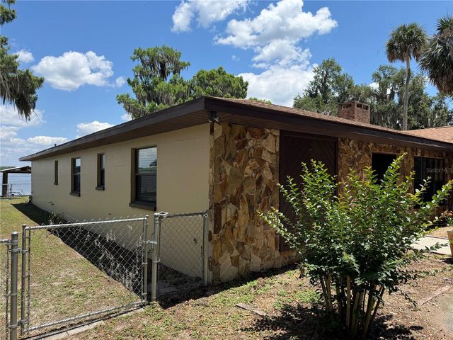 4232 COUNTY ROAD 400, Lake Panasoffkee, FL 33538