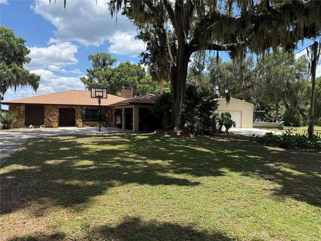 4232 COUNTY ROAD 400, Lake Panasoffkee, FL 33538