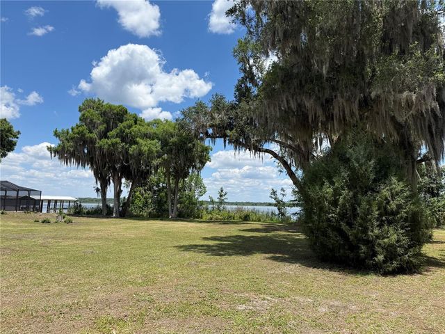 4232 COUNTY ROAD 400, Lake Panasoffkee, FL 33538