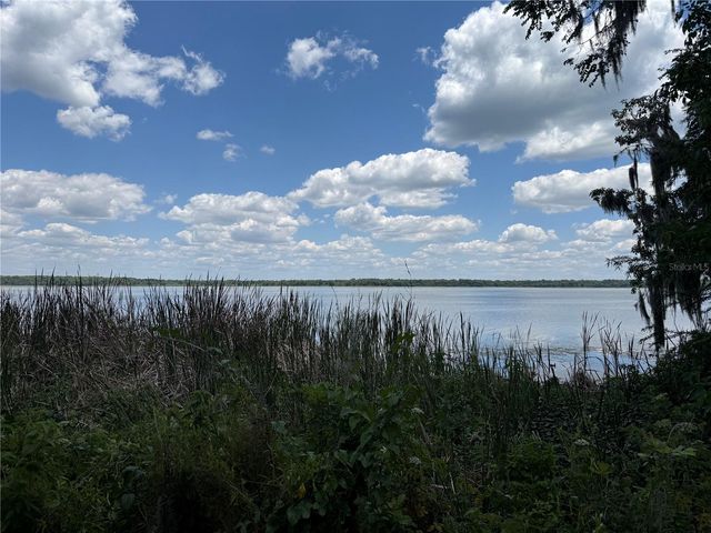 4232 COUNTY ROAD 400, Lake Panasoffkee, FL 33538