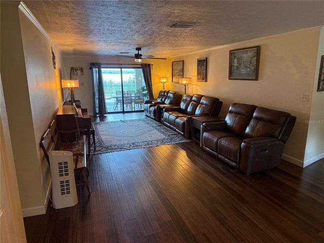 4232 COUNTY ROAD 400, Lake Panasoffkee, FL 33538