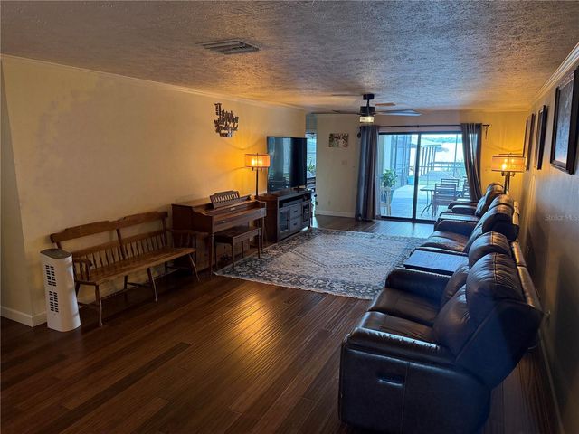 4232 COUNTY ROAD 400, Lake Panasoffkee, FL 33538