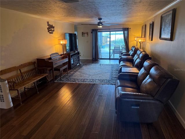 4232 COUNTY ROAD 400, Lake Panasoffkee, FL 33538