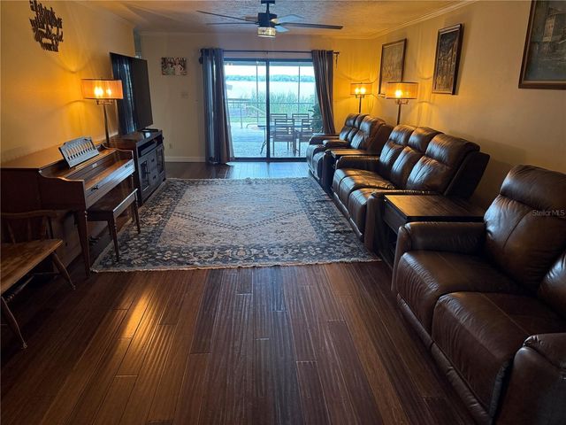 4232 COUNTY ROAD 400, Lake Panasoffkee, FL 33538