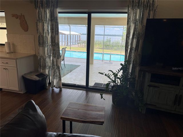 4232 COUNTY ROAD 400, Lake Panasoffkee, FL 33538