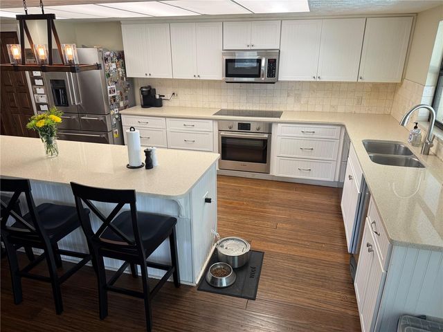 4232 COUNTY ROAD 400, Lake Panasoffkee, FL 33538