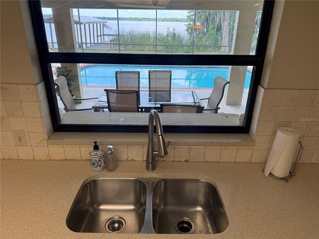 4232 COUNTY ROAD 400, Lake Panasoffkee, FL 33538