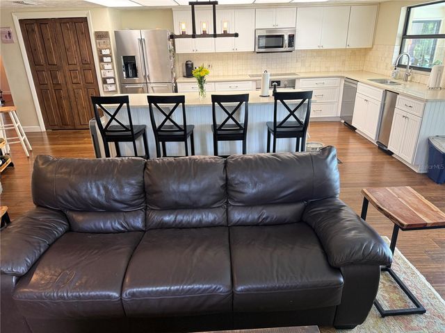 4232 COUNTY ROAD 400, Lake Panasoffkee, FL 33538