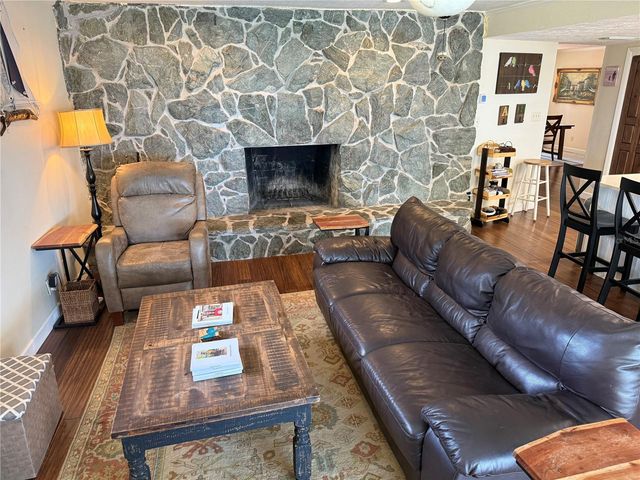 4232 COUNTY ROAD 400, Lake Panasoffkee, FL 33538