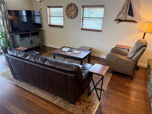 4232 COUNTY ROAD 400, Lake Panasoffkee, FL 33538
