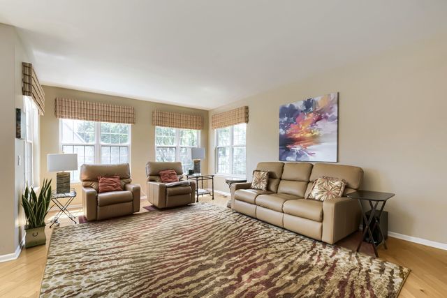 21235 Windsor Lake Lane, Crest Hill, IL 60403