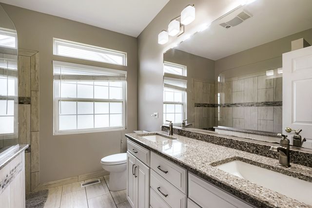 21235 Windsor Lake Lane, Crest Hill, IL 60403