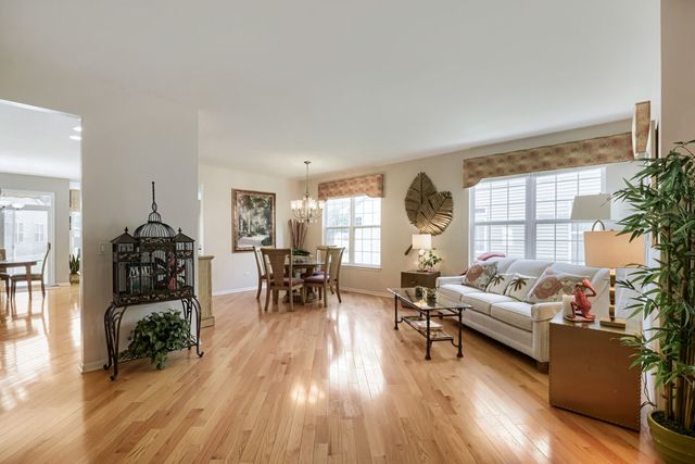 21235 Windsor Lake Lane, Crest Hill, IL 60403