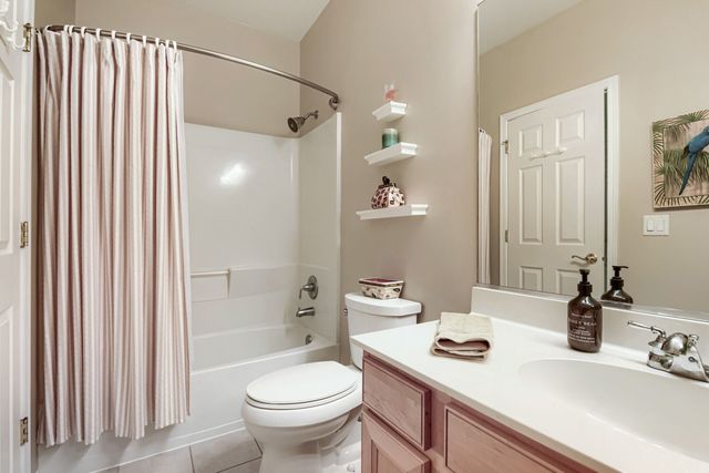 21235 Windsor Lake Lane, Crest Hill, IL 60403