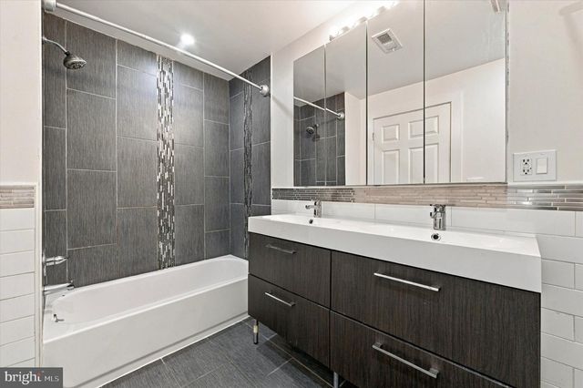 2254 GREENWICH ST, Philadelphia, PA 19146
