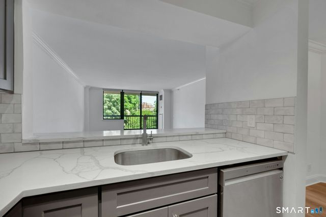 25 Forest Street 4F, Stamford, CT 06901