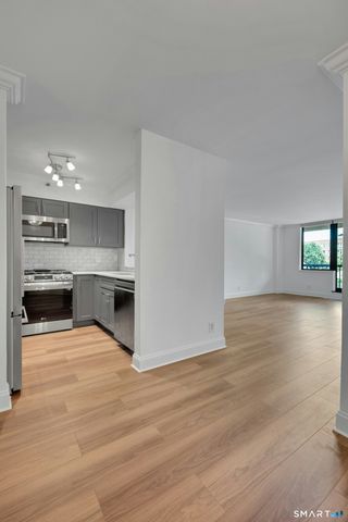 25 Forest Street 4F, Stamford, CT 06901