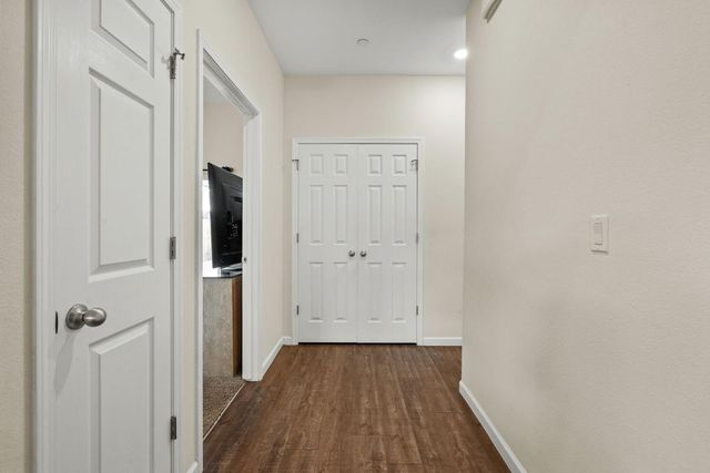 1237 E Orange St, Avenal, CA 93204