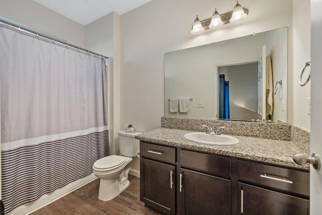 1237 E Orange St, Avenal, CA 93204