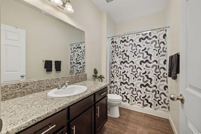 1237 E Orange St, Avenal, CA 93204