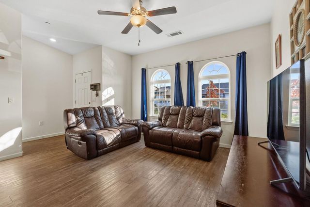 1237 E Orange St, Avenal, CA 93204